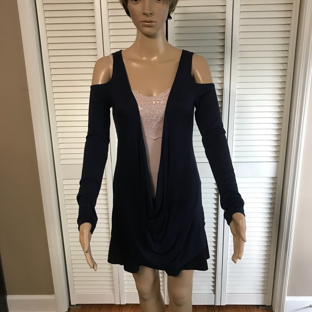Open Gates‎ Cold Shoulder Shirt SZ SM. NWOT